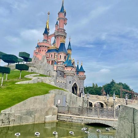 5 Min From Disneyland Cozy Retreat Apartment Montevrain Ngoại thất bức ảnh