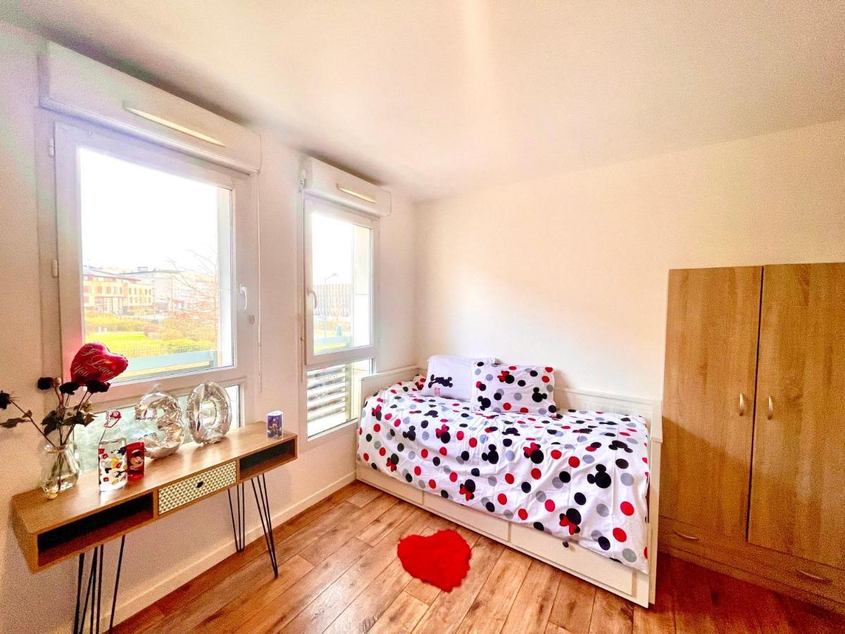 5 Min From Disneyland Cozy Retreat Apartment Montevrain Ngoại thất bức ảnh