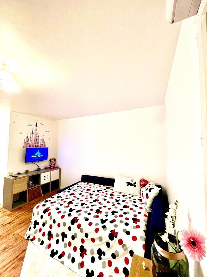 5 Min From Disneyland Cozy Retreat Apartment Montevrain Ngoại thất bức ảnh