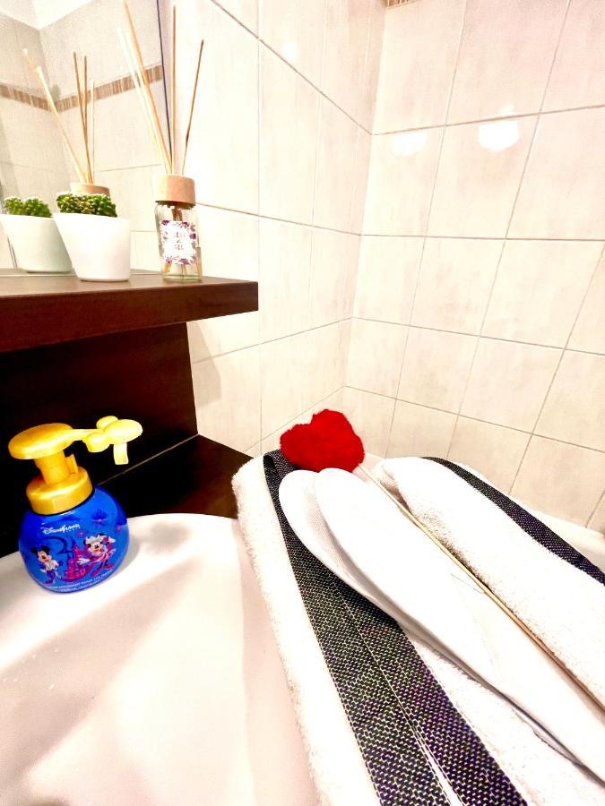 5 Min From Disneyland Cozy Retreat Apartment Montevrain Ngoại thất bức ảnh