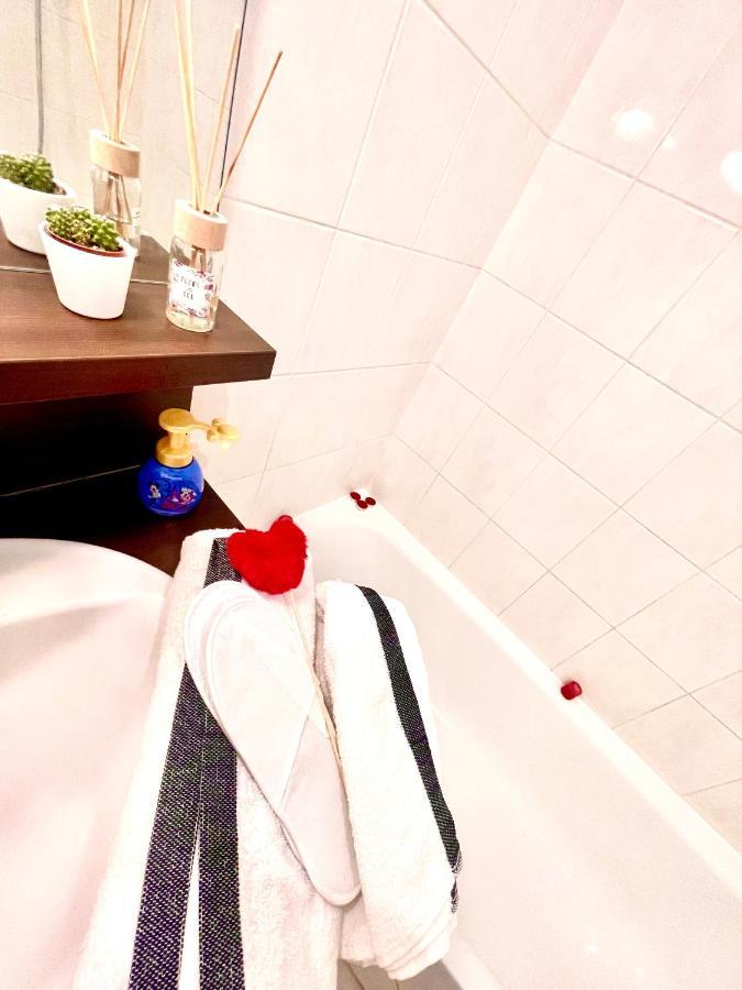 5 Min From Disneyland Cozy Retreat Apartment Montevrain Ngoại thất bức ảnh